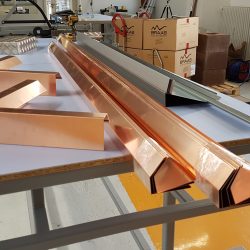 Kupfer-Dachrandprofil mit Aussenecken